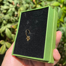 Load image into Gallery viewer, Single Serpent Pierceless Lip Cuff ๐