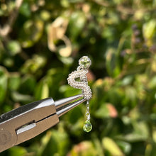 Load image into Gallery viewer, Dangly Vipera Pierceless Nose Cuff 𓆙