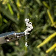 Load image into Gallery viewer, Dangly Vipera Pierceless Nose Cuff 𓆙