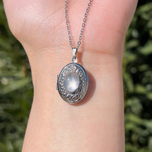 Load image into Gallery viewer, Locket in Rose Quartz ✵