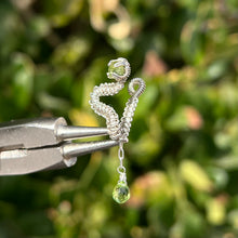 Load image into Gallery viewer, Dangly Vipera Pierceless Nose Cuff 𓆙