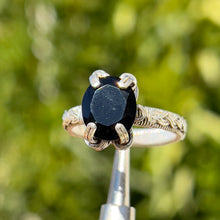 Load image into Gallery viewer, Onyx Orna Ring Sz. 9 ✵