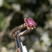 Load image into Gallery viewer, The Roseus Ring✵