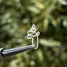 Load image into Gallery viewer, Single Serpent Pierceless Nose Cuff 𓆙