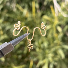 Load image into Gallery viewer, Triple Serpent Pierceless Nose Cuff ๐