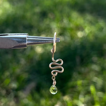 Load image into Gallery viewer, Dangly Single Serpent Pierceless Lip Cuff 𓆙
