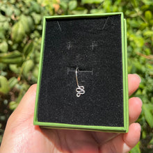 Load image into Gallery viewer, Single Serpent Pierceless Lip Cuff 𓆙
