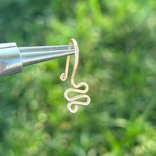 Load image into Gallery viewer, Single Serpent Pierceless Lip Cuff 𓆙
