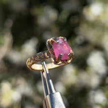 Load image into Gallery viewer, The Roseus Ring✵
