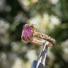 Load image into Gallery viewer, The Roseus Ring✵
